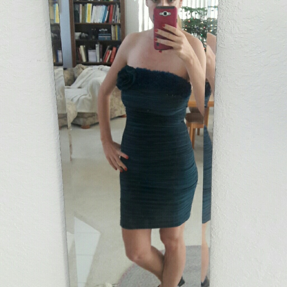 Dress - Picture 6 of 8